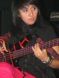 10 Bassist Terbaik Indonesia