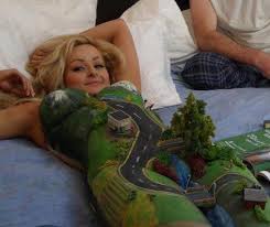 Body Painting Keren-Keren Gan..