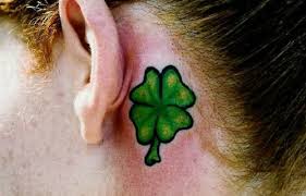Daun clover adalah penanda keburuntungan