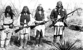 Suku Indian dan Tarian Ritual Indian-&#039;Apache&#039; - Amerika.