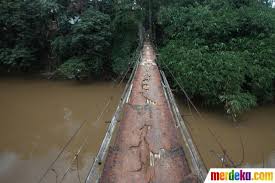 jembatan-ala-indiana-jones-di-jakarta