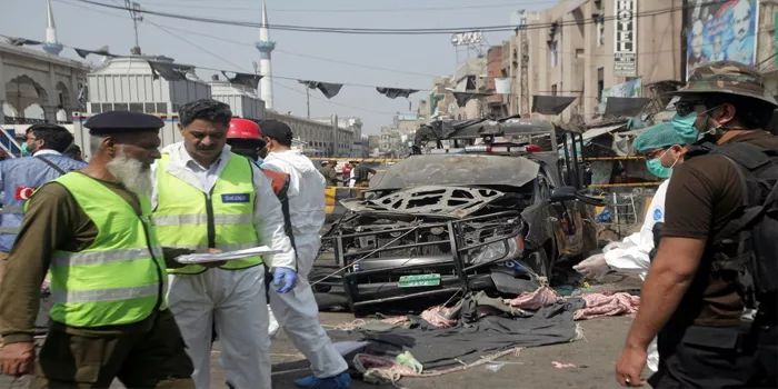 Insiden Tragis di Stasiun Kereta Api Pakistan, 26 Tewas Akibat Ledakan Bom