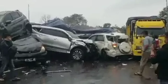 Tol Cipularang KM 92 Lumpuh! Kecelakaan Beruntun Terjadi Lagi