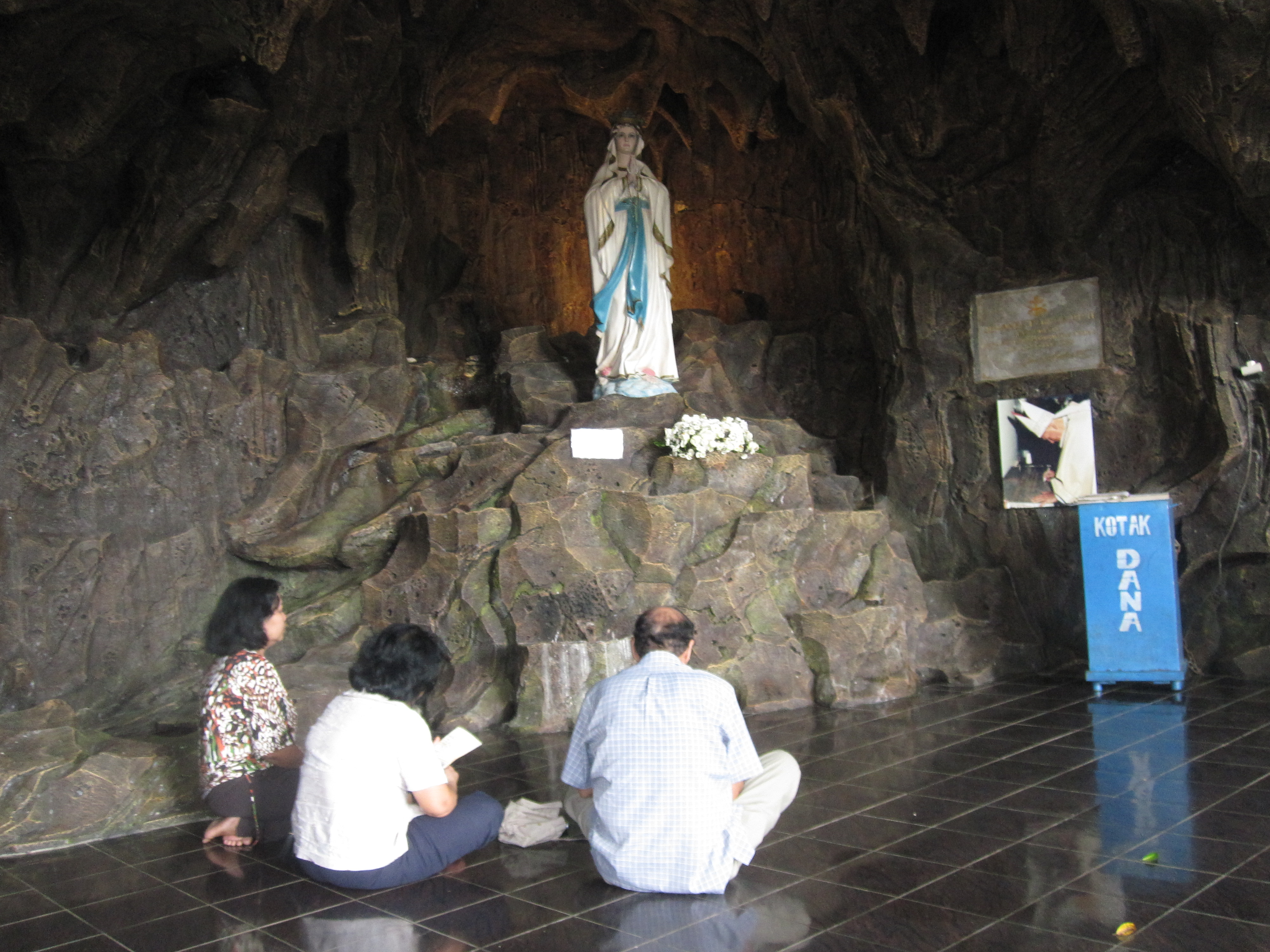 &#91;CoC Regional: Lokasi Wisata&#93; Gua Maria Kaliori di Banyumas