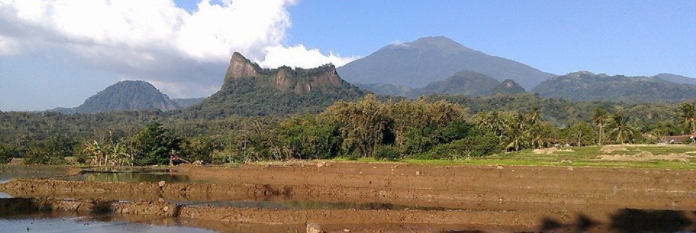 Gunung Tangkuban Perahu Itu Tak Hanya Ada di Bandung