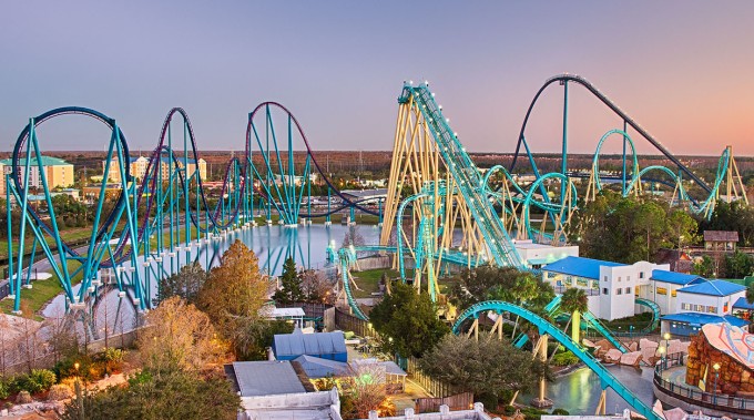 Sensasi Menaiki Roller Coaster Bawah Laut dan Bertemu Kraken, Berani Coba?