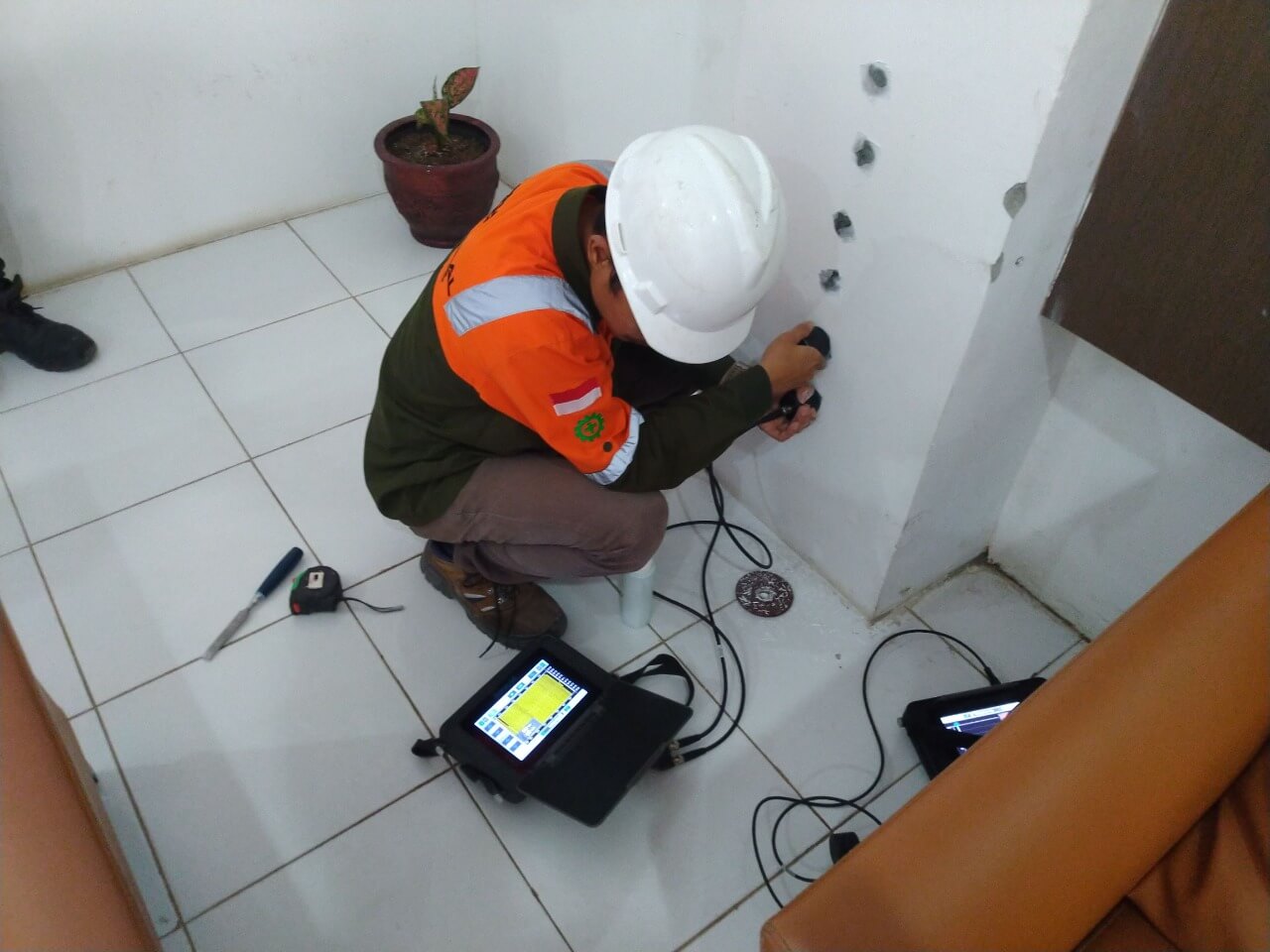Pengujian Beton Menggunakan Alat UPV Test