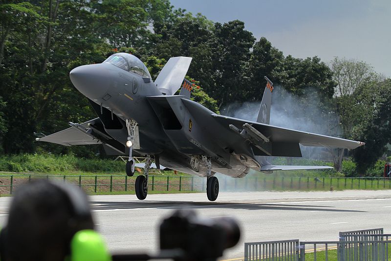 &#91;TORRENT 2016&#93; RSAF latihan Operasional Pespur dari Jalan umum 