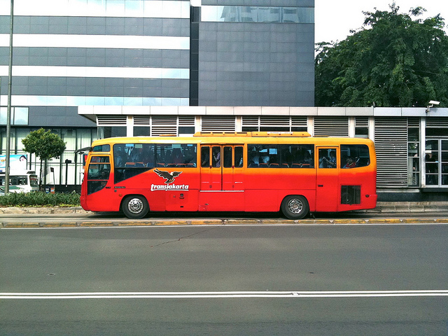 &#91;EXCLUSIVE&#93; : Berkunjung ke Pabrik Pembuatan Busway TransJakarta