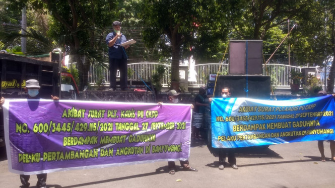 protes-pungutan-liar-pengusaha-tambang-geruduk-dprd