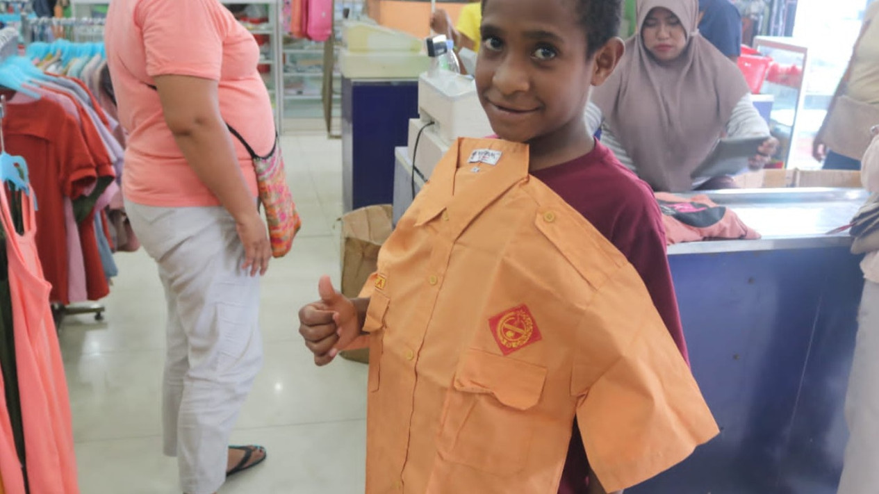 cerita-salmon-kampungnya-dibakar-kkb--putus-sekolah-2-tahun-kini-lanjut