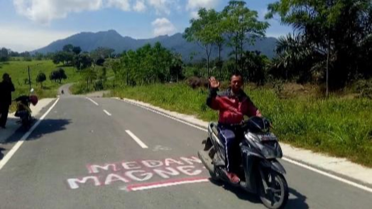 Heboh! Kendaraan Mati Mesin Bisa jalan Ditarik Seperti Magnet di Deli Serdang