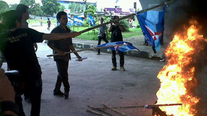 Pakar sebut pembakar bendera pdip tidak bisa dipidana