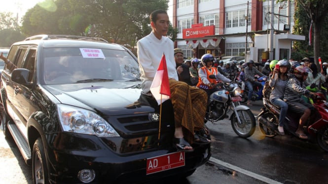  Esemka Tak Juga Meluncur, &quot;Jangan Kejar Jokowi, Dia Cuma Peraga&quot;
