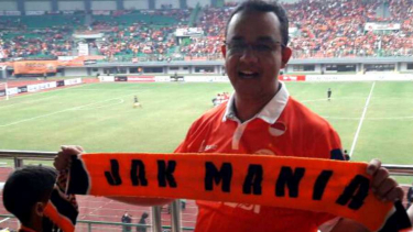 Anies Berencana Wajibkan PNS Pakai Baju Persija