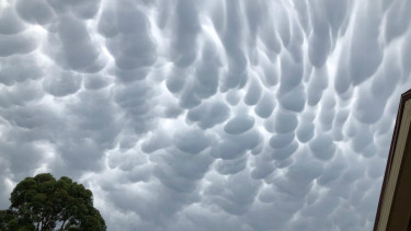 heboh-penampakan-awan-payudara-di-langit