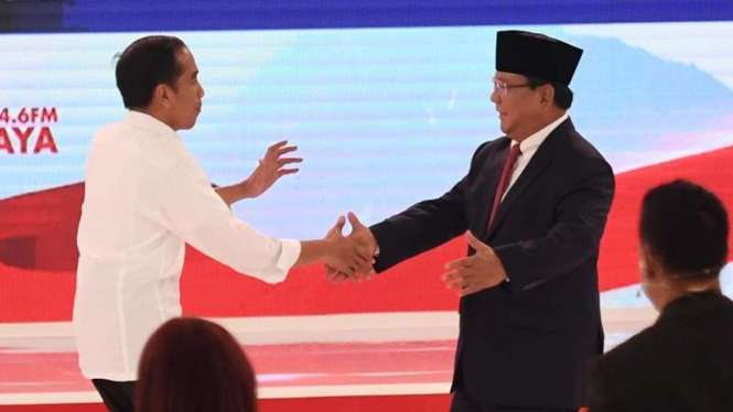 Popularitas Prabowo Kian Melejit, Warning untuk Jokowi