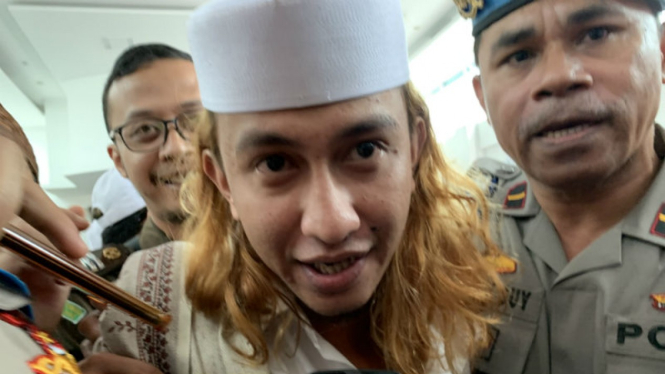 Habib Bahar Serang Jokowi: Dari Lidah Pedas hingga 'Banci'