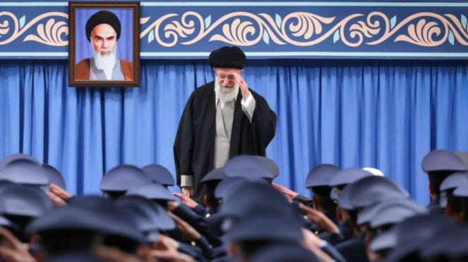 Pernyataan Mengejutkan Ayatollah Khamenei, Corona Serangan Biologis