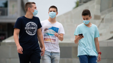 who--anak-berusia-12-tahun-ke-atas-perlu-memakai-masker