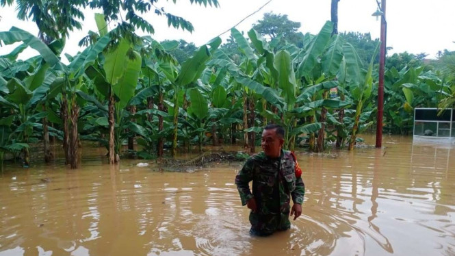 banjir-rendam-pemukiman-warga-depok