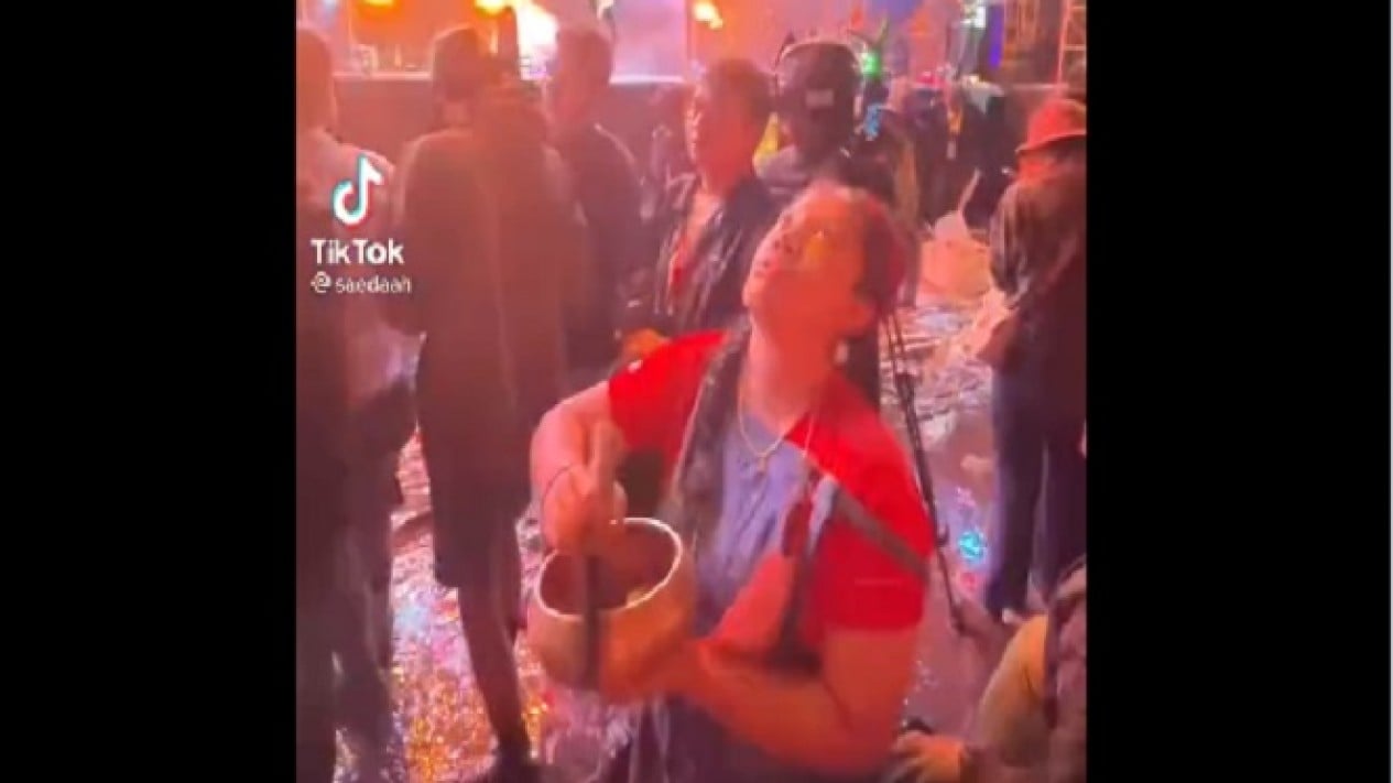Ramai Video Rara Pawang Hujan Panik, Ritual Gagal Hujan Sampai 3 Kali i