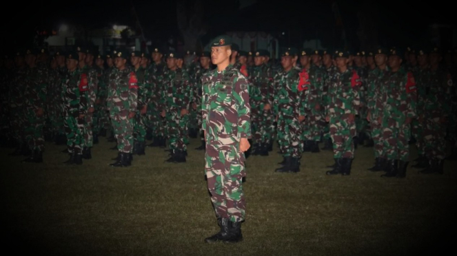 Dikirim ke Papua, Pasukan Tengkorak Putih Kostrad Cium Bendera Perang