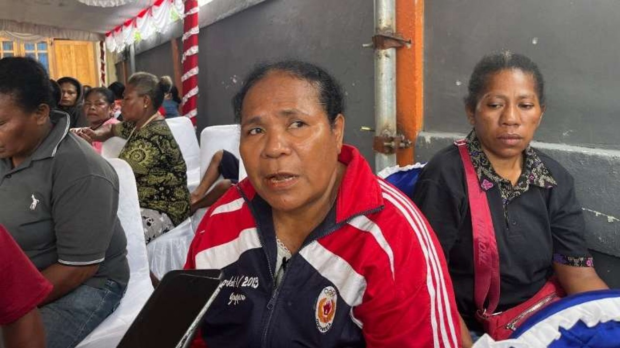 Girang Dapat BLT, Mama Papua: Pak Jokowi Jangan Turun Dulu