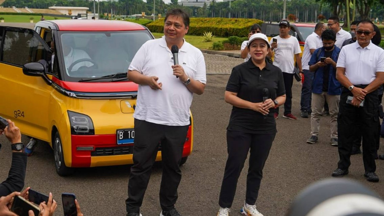 Bahas Pilpres 2024, Airlangga dan Puan Jalan Sehat di Monas