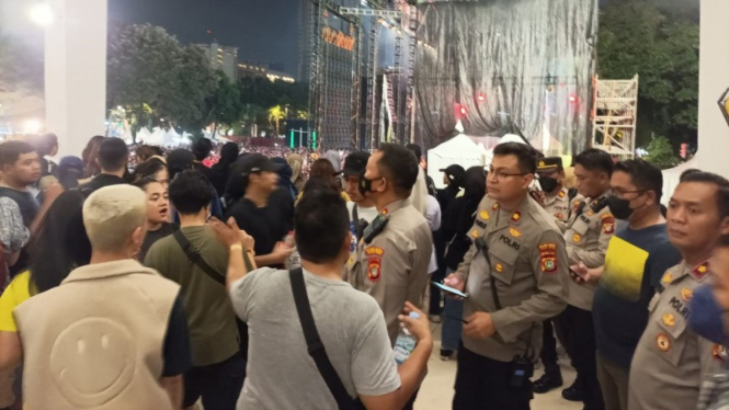 polisi-tiket-berdendang-bergoyang-yang-terjual-27000-izinnya-3000