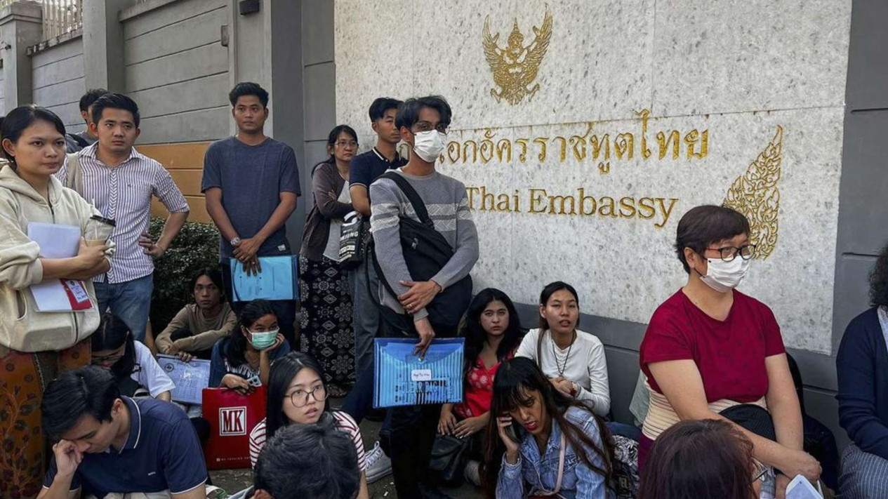 tolak-wajib-militer-ribuan-pemuda-myanmar-pilih-tinggalkan-negaranya
