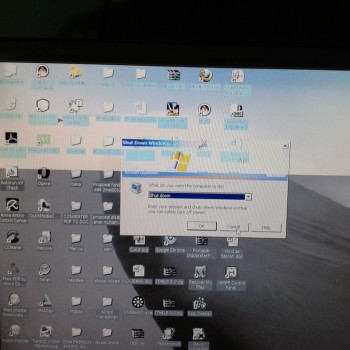 HELP GAN .. LCD MONITOR ACER ANE RUSAK GINI..SOLUSINYA APA GAN..PLISS