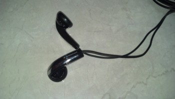Earphone samsung dan earphone sennheiser mx460 gak lebih dari 50rb