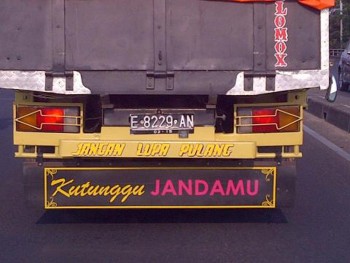 Gambar Lucu Yang Ada Di Bak Truck Bikin Ngakak