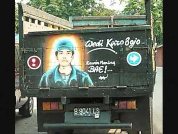 Gambar Lucu Yang Ada Di Bak Truck Bikin Ngakak