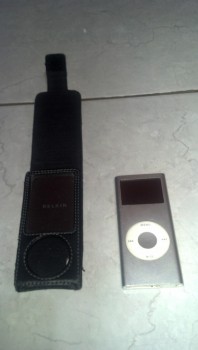 Ipod nano gen 2 warna silver 2gb rare item