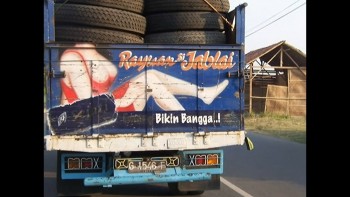 Gambar Lucu Yang Ada Di Bak Truck Bikin Ngakak