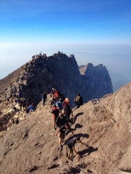 Inilah Bakat Setyawan, Relawan Yang Masuk ke Kawah Gn. Merapi