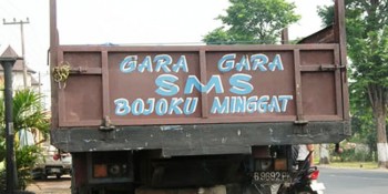 Gambar Lucu Yang Ada Di Bak Truck Bikin Ngakak