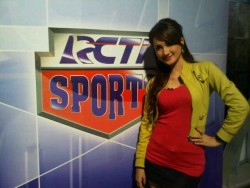 Tengku Dewi Putri (Penyiar Soccer Fever)..seger gan!!!