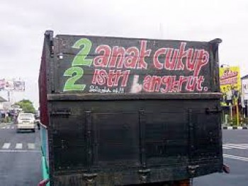 Gambar Lucu Yang Ada Di Bak Truck Bikin Ngakak