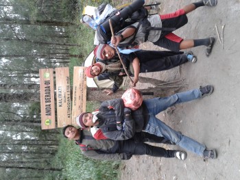Memeluk Mahameru