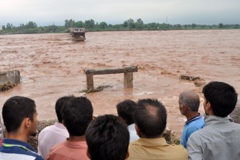 CHARITY FOR Kashmir and Indian Flood Disaster !