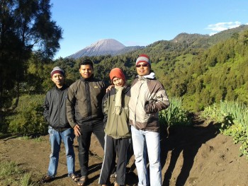 Memeluk Mahameru