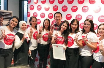 waduh-gadis-ahok-yang-pakai-jilbab-diinterogasi-disuruh-baca-rukun-islam
