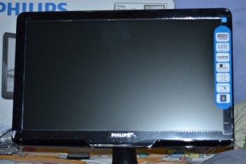 &#91;DISPLAY&#93; Philips 224EL2SB LED Monitor, SurePrice!