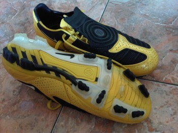 LELANG sepatu bola nike t90 laser ii fg original s/d 2/08/12