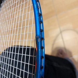 review-raket-dan-perlengkapan-badminton