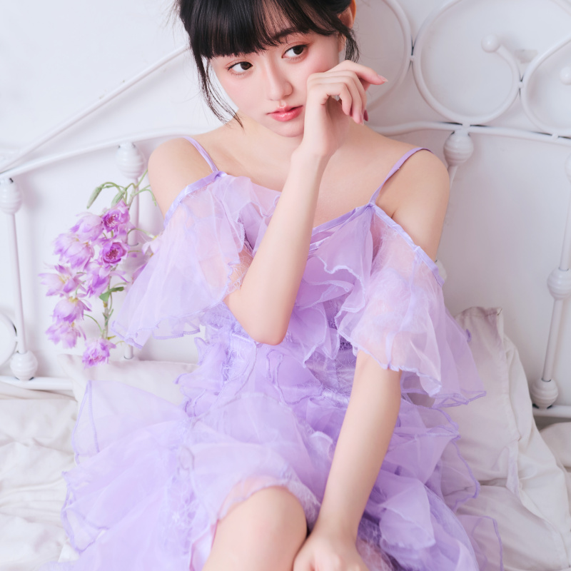 istri-tetangga-yang-menantang