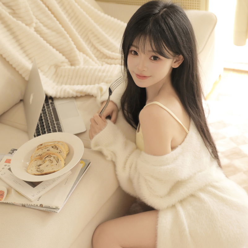 cinta-ibu-tiri-yang-tulus-ketika-papa-tidak-di-rumah